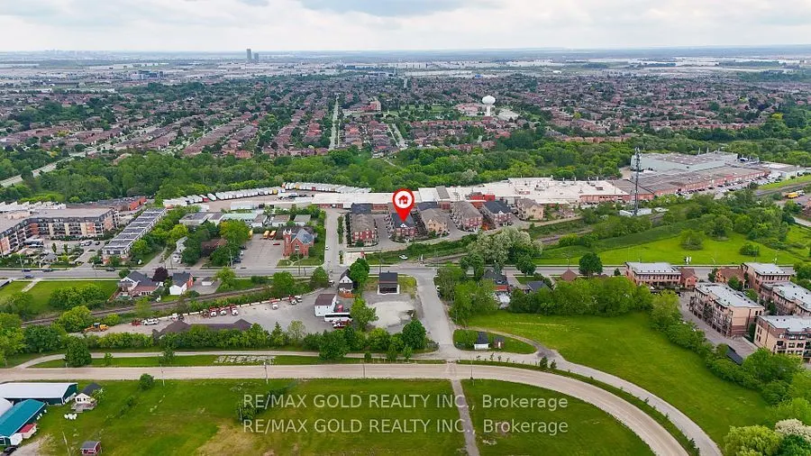 10 Porter Avenue W, #25