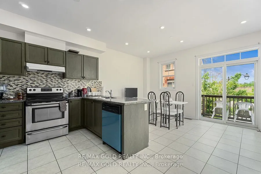 10 Porter Avenue W, #25