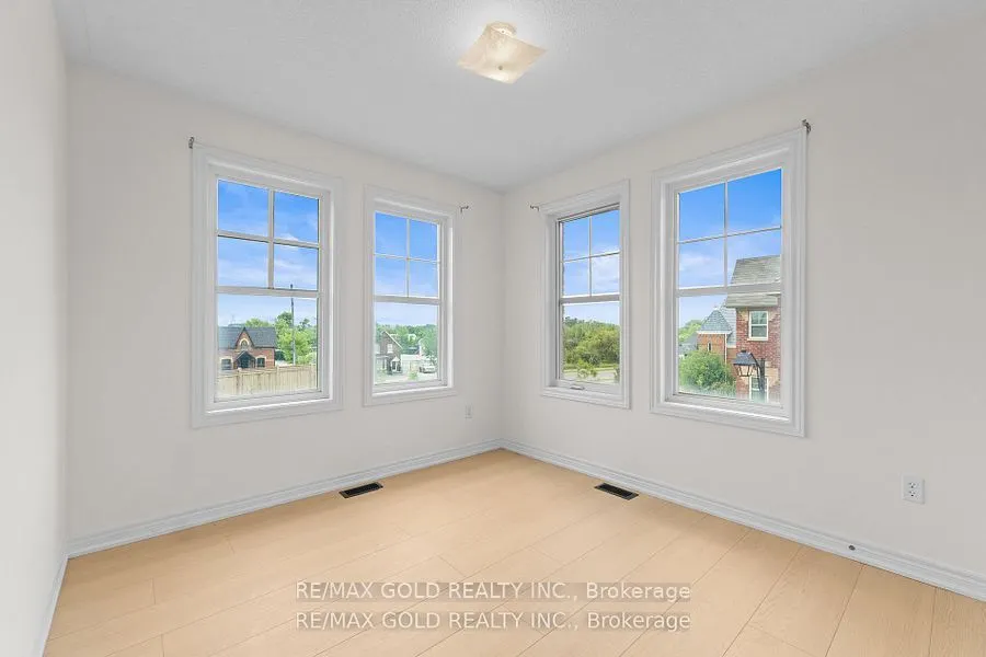 10 Porter Avenue W, #25