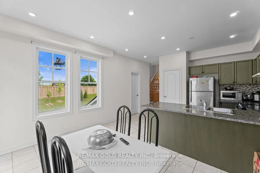 10 Porter Avenue W, #25