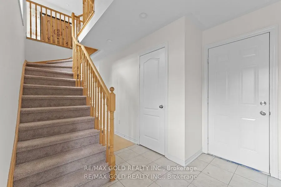 10 Porter Avenue W, #25