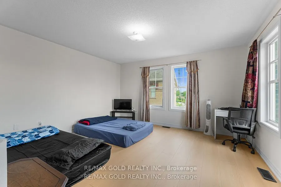 10 Porter Avenue W, #25
