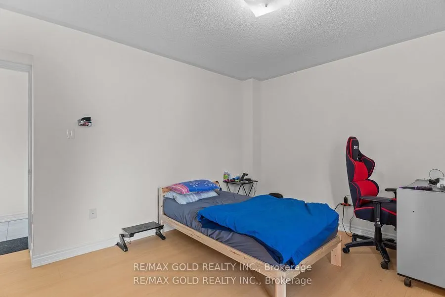 10 Porter Avenue W, #25