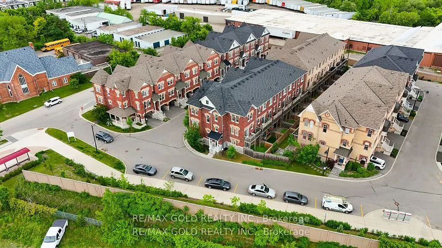 10 Porter Avenue W, #25
