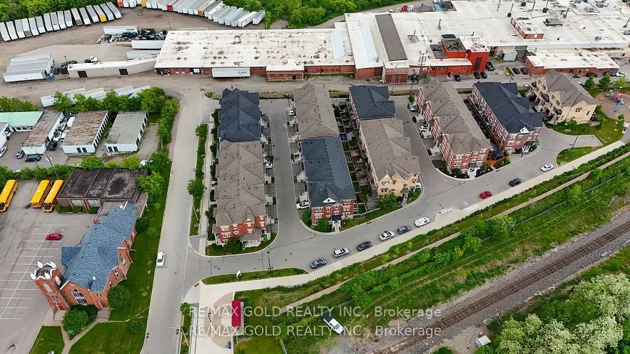 10 Porter Avenue W, #25