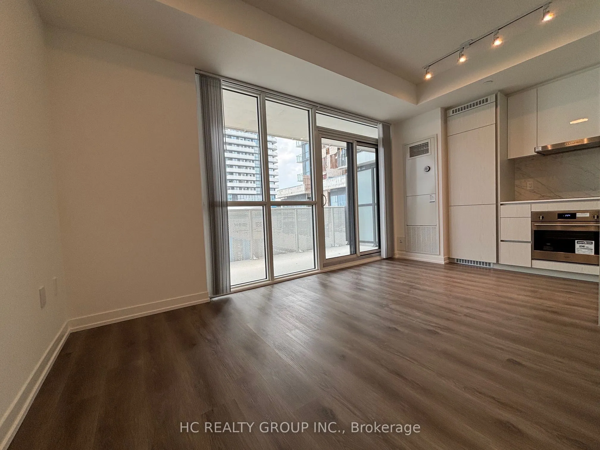 28 Interchange Way, #505