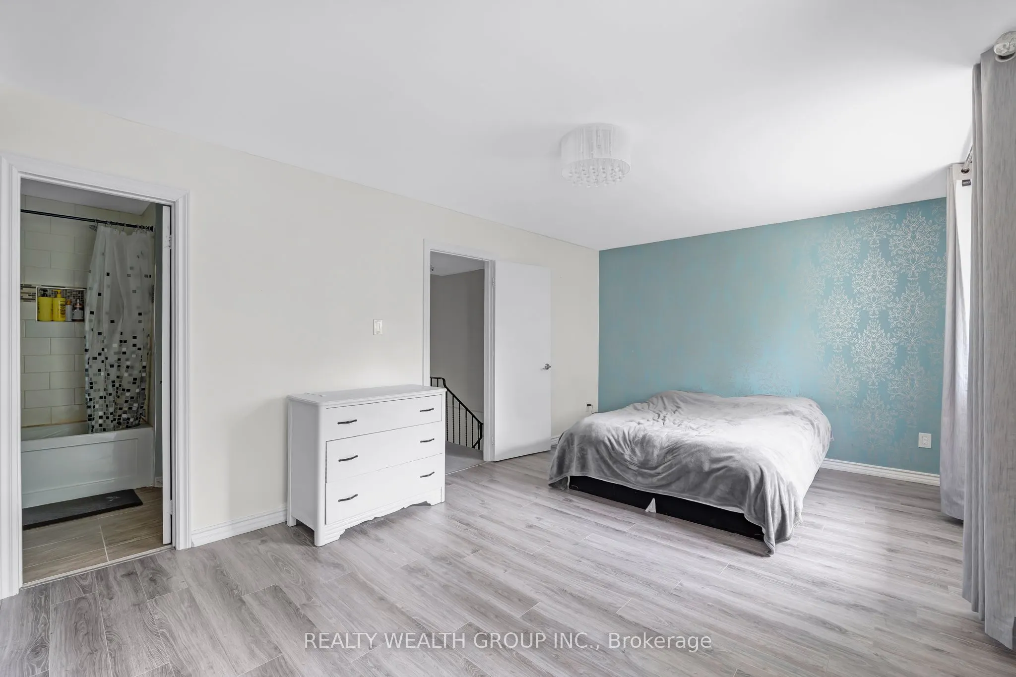 5 Poplar Crescent W, #103