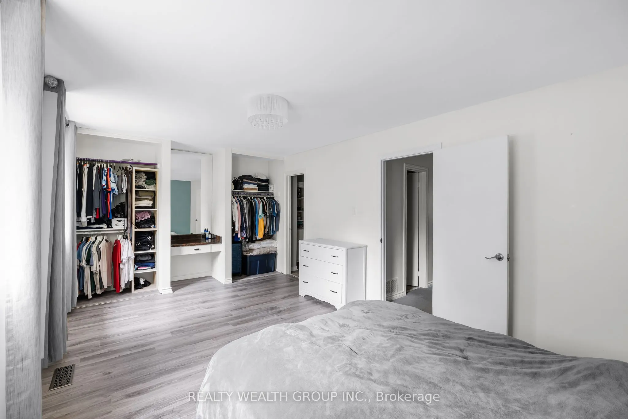 5 Poplar Crescent W, #103