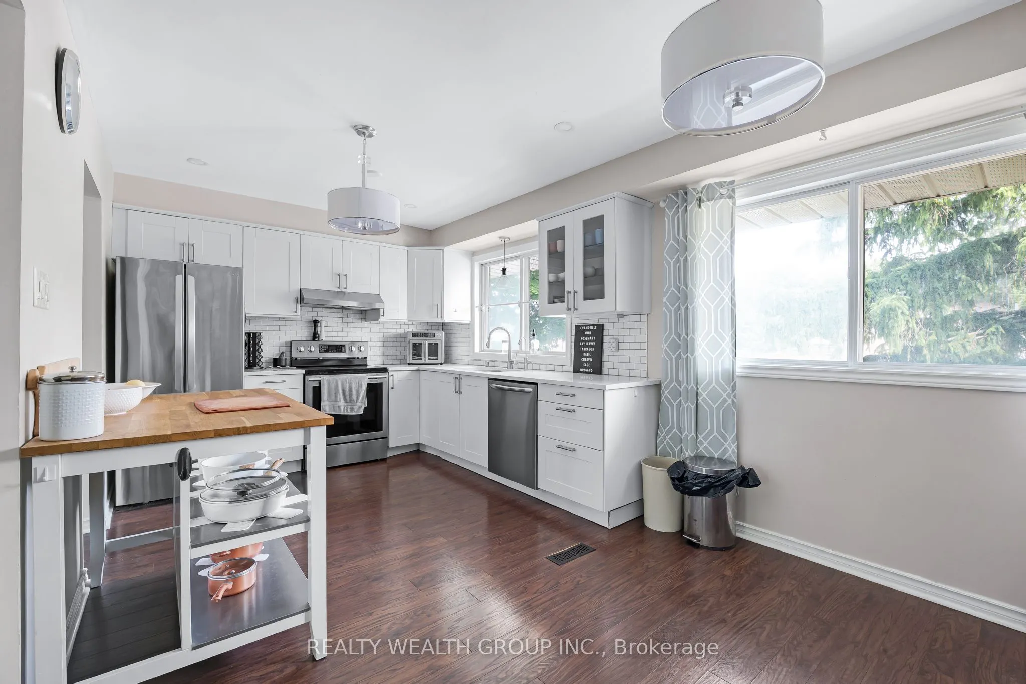 5 Poplar Crescent W, #103