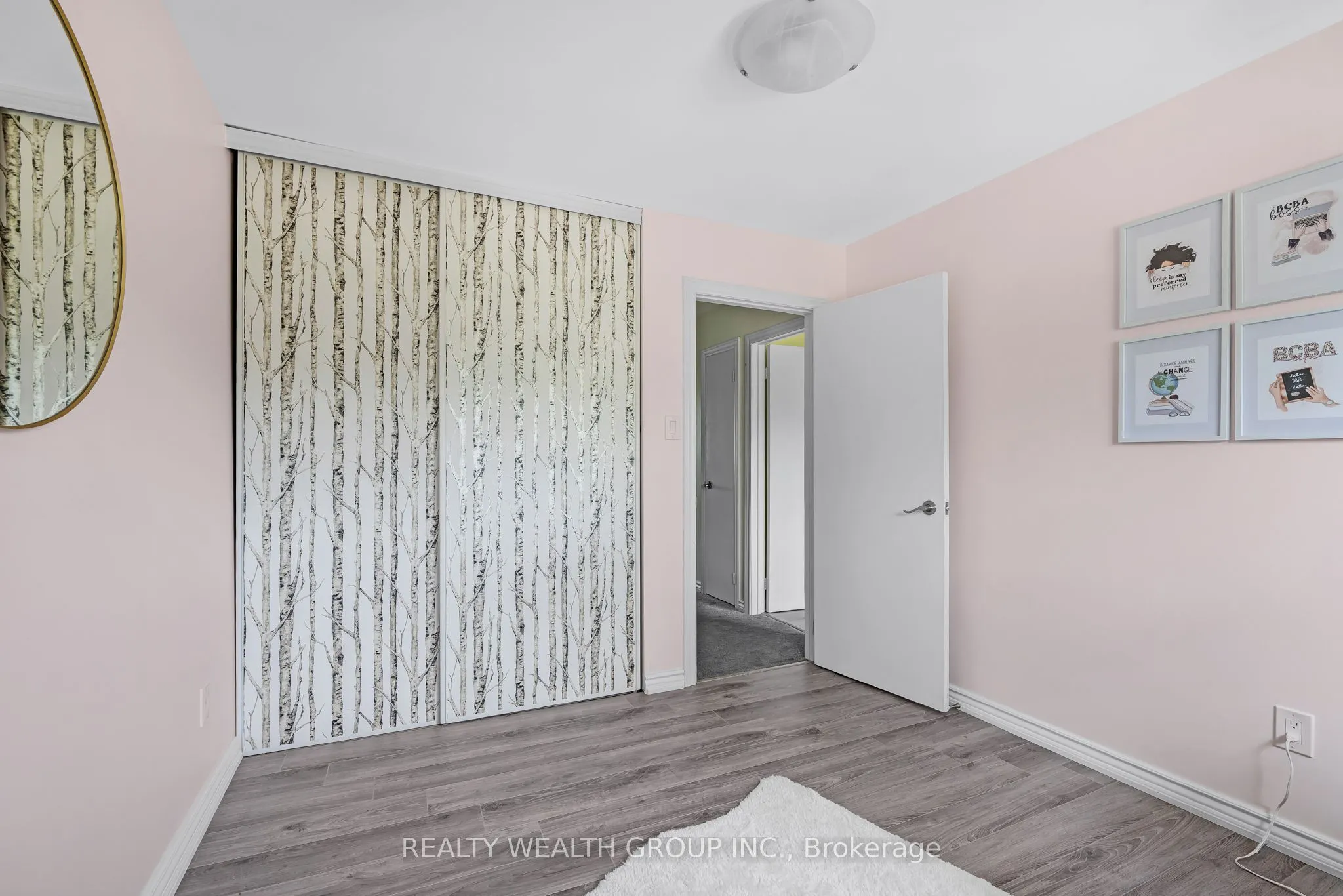 5 Poplar Crescent W, #103