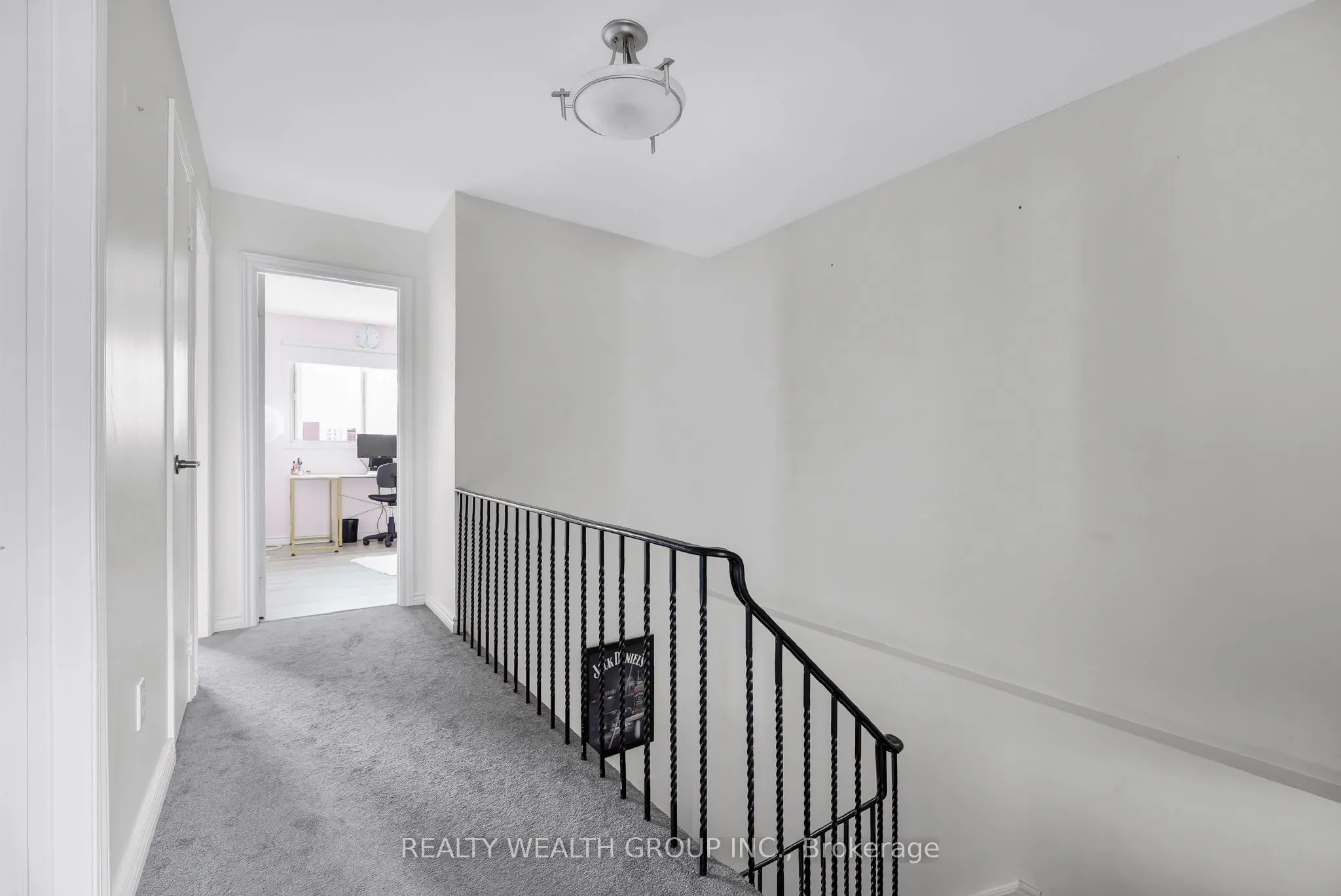 5 Poplar Crescent W, #103