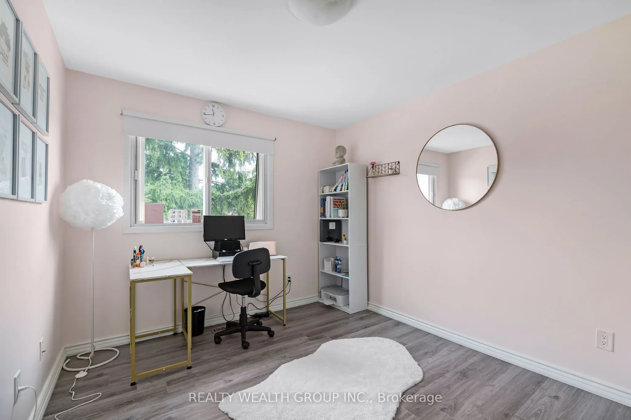 5 Poplar Crescent W, #103
