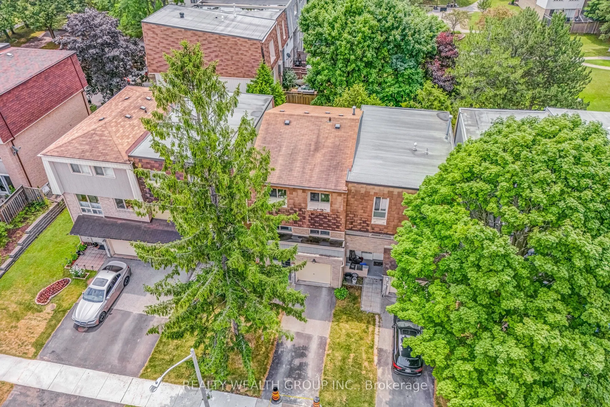 5 Poplar Crescent W, #103
