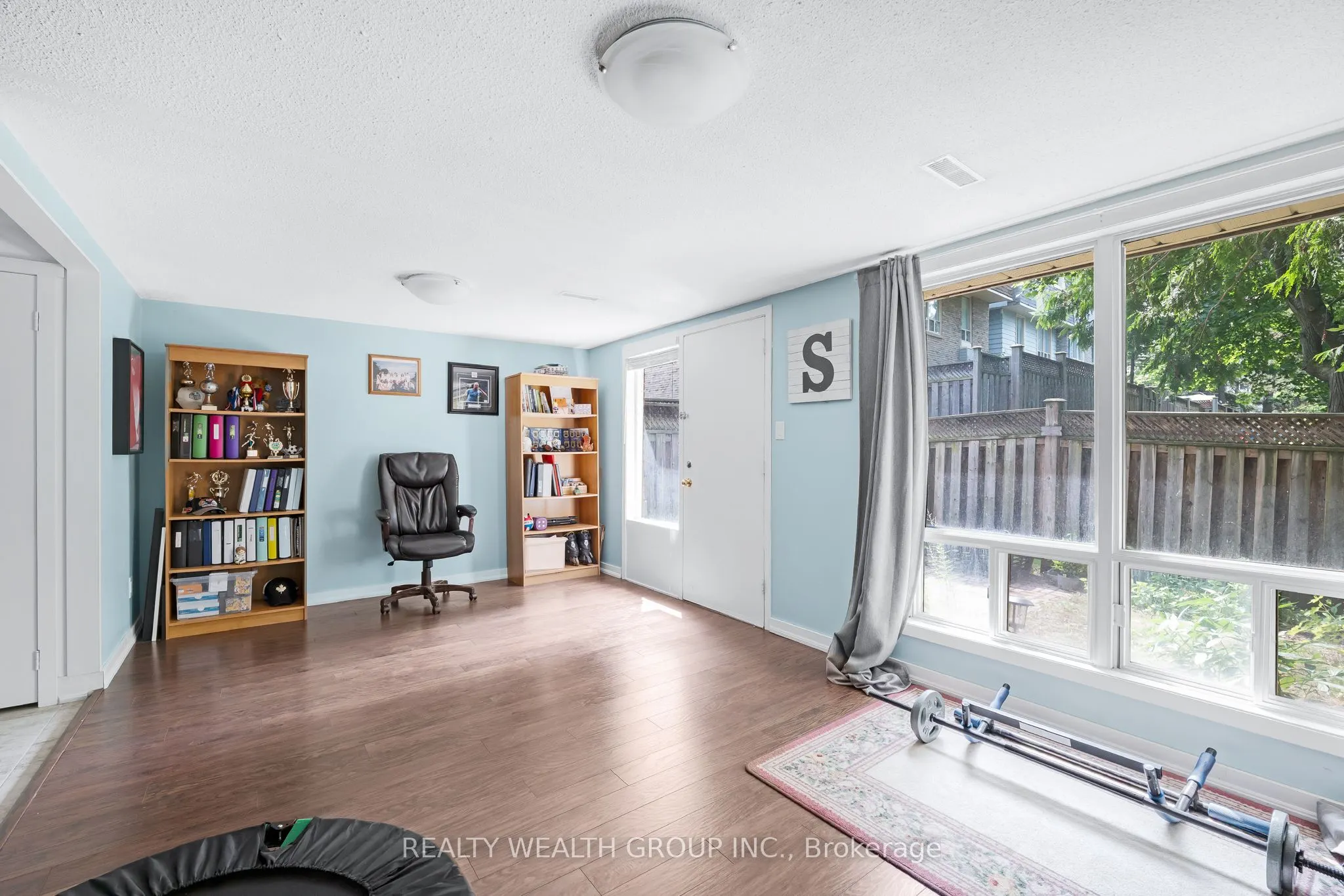 5 Poplar Crescent W, #103
