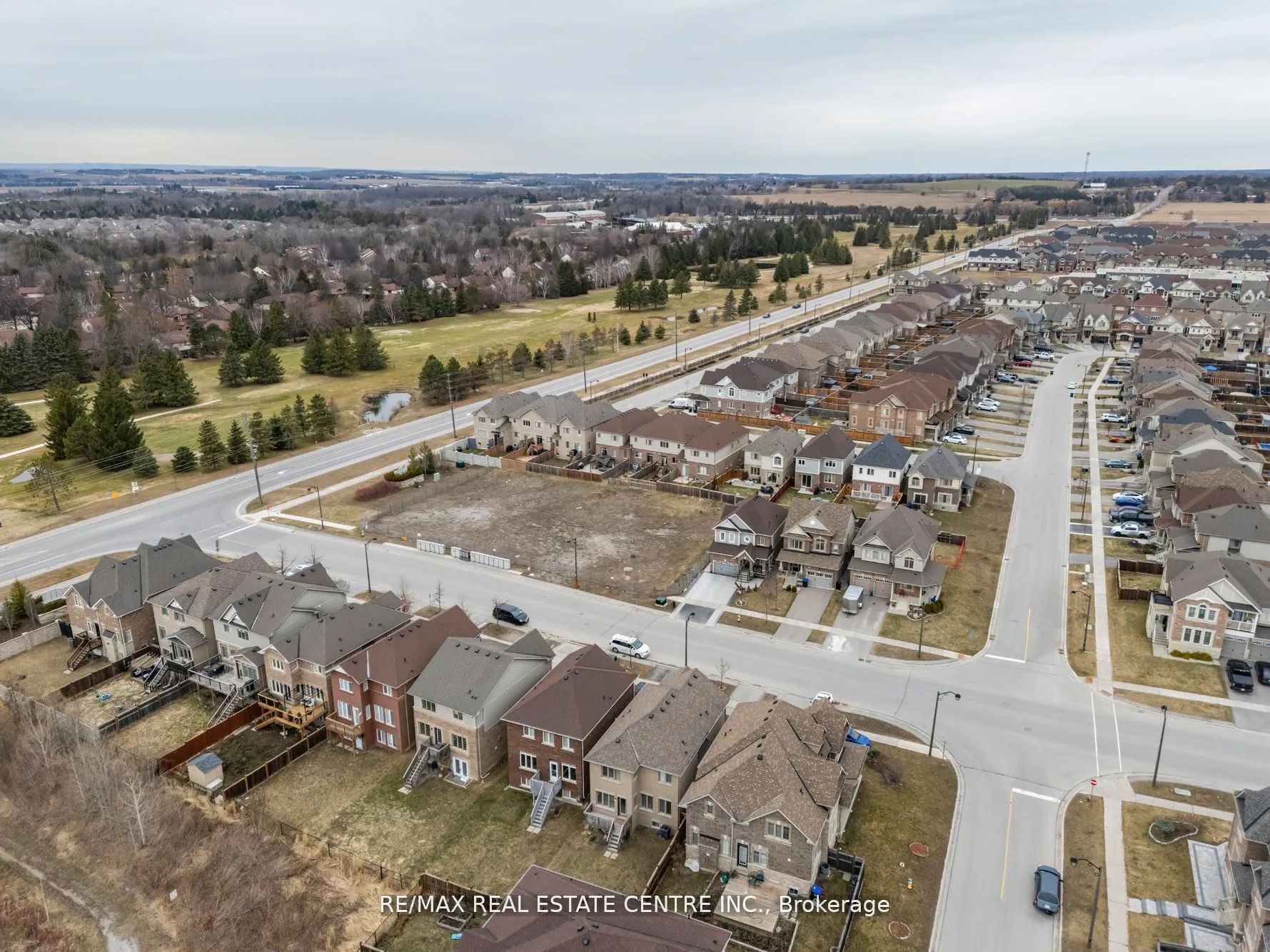 17 Treetops Boulevard