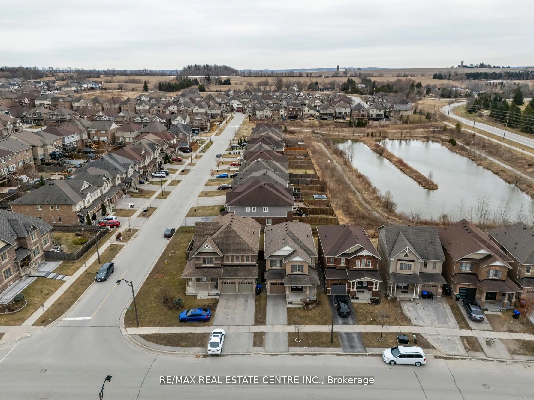 17 Treetops Boulevard