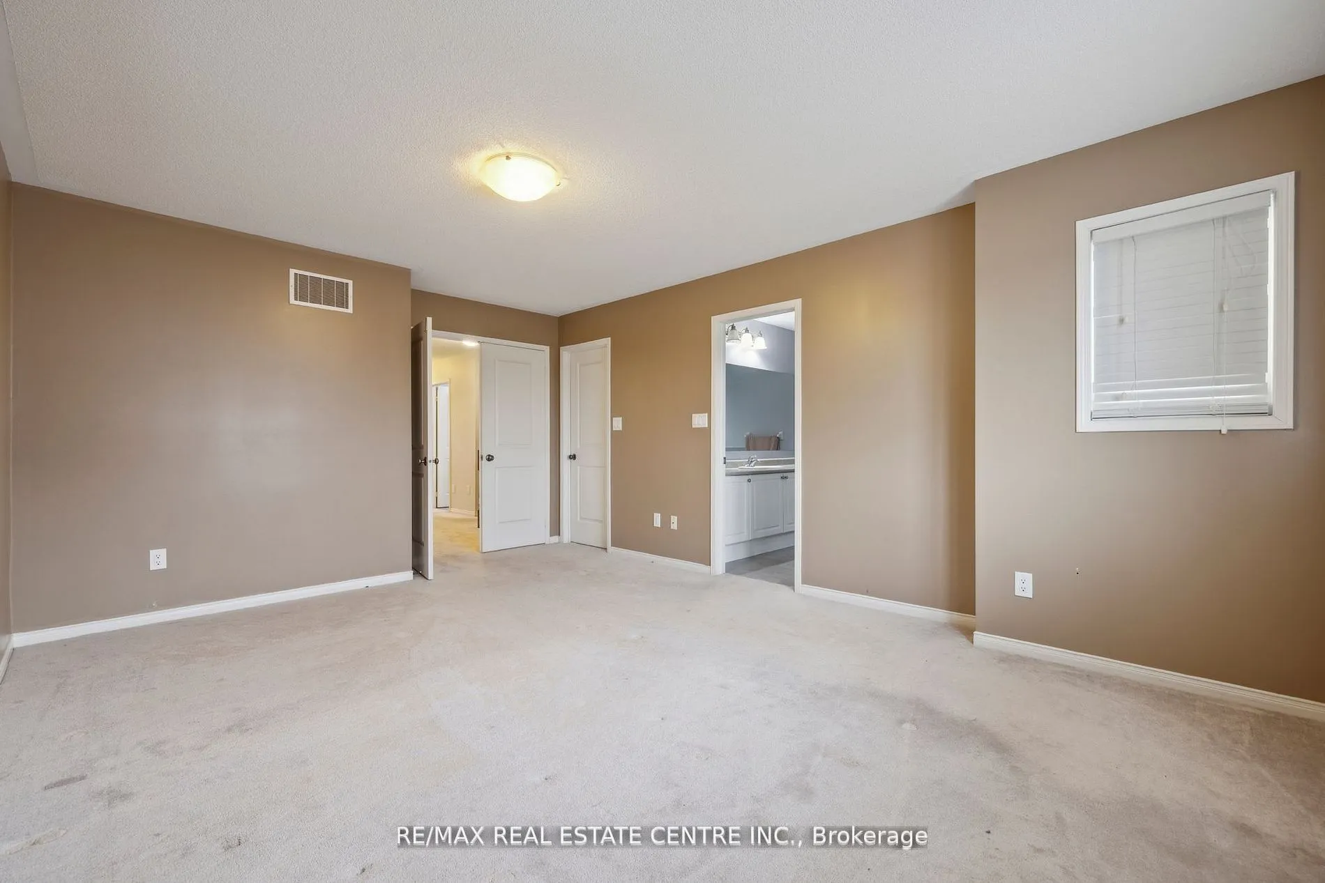 17 Treetops Boulevard