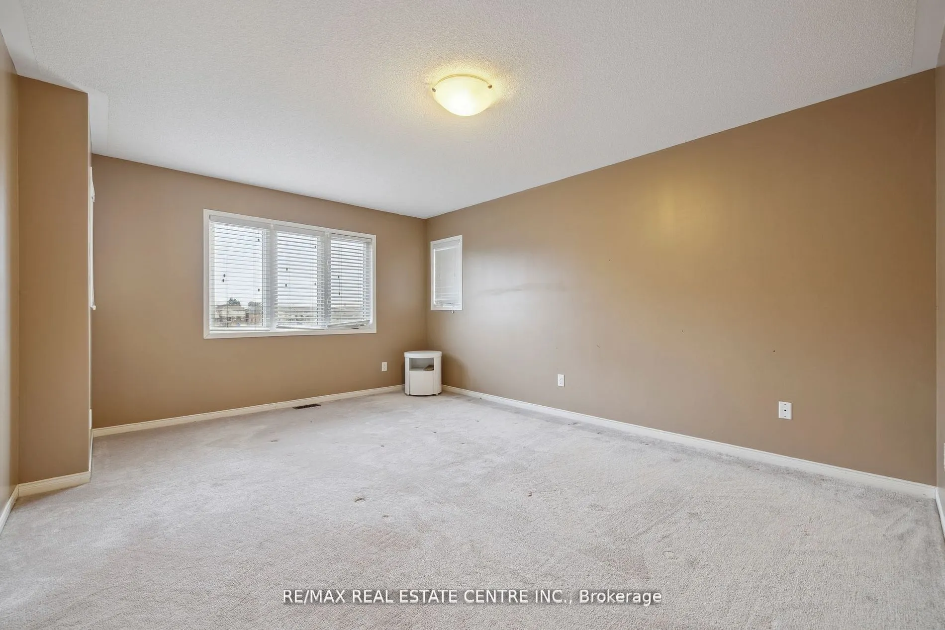 17 Treetops Boulevard