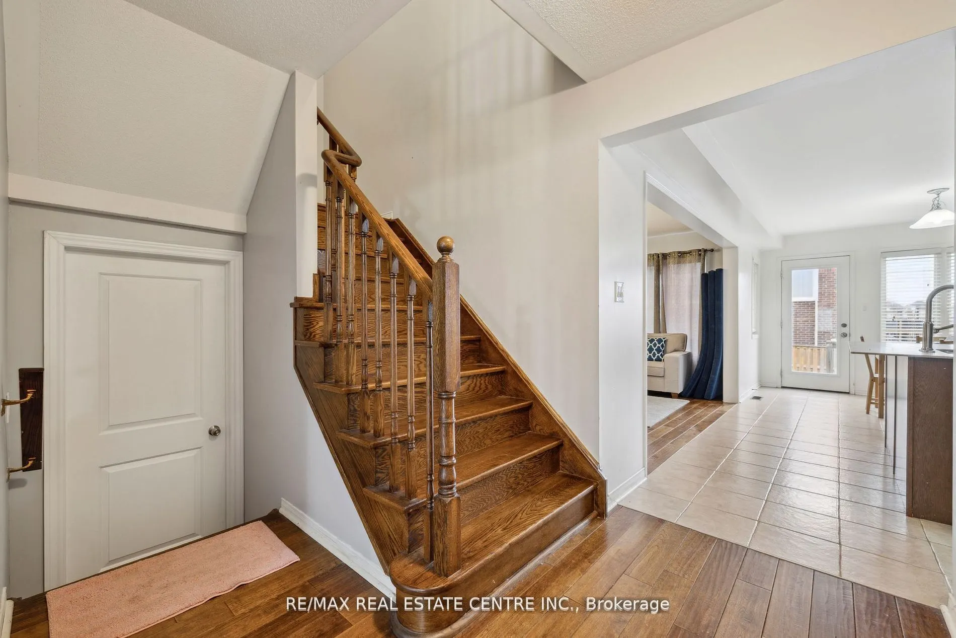 17 Treetops Boulevard