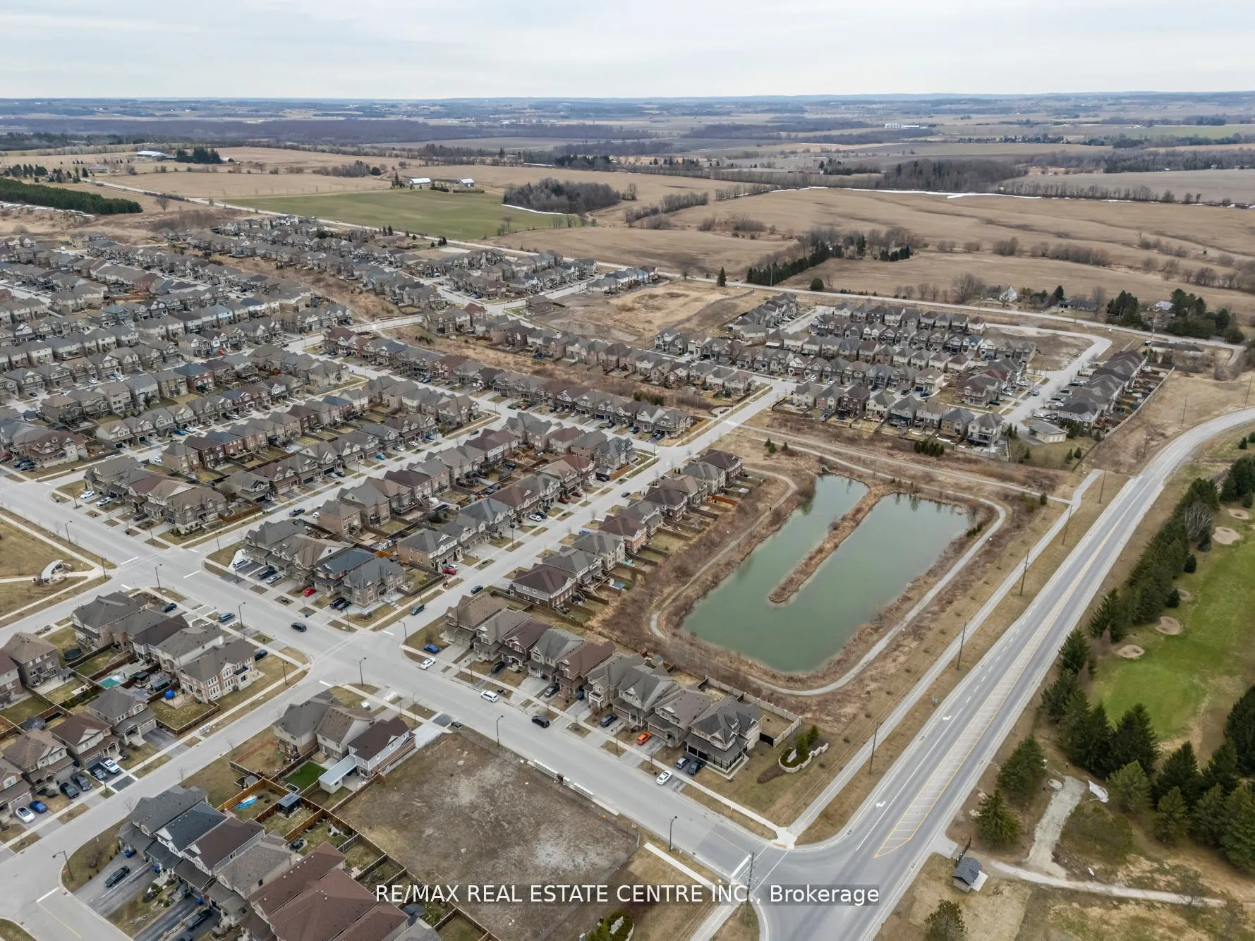 17 Treetops Boulevard