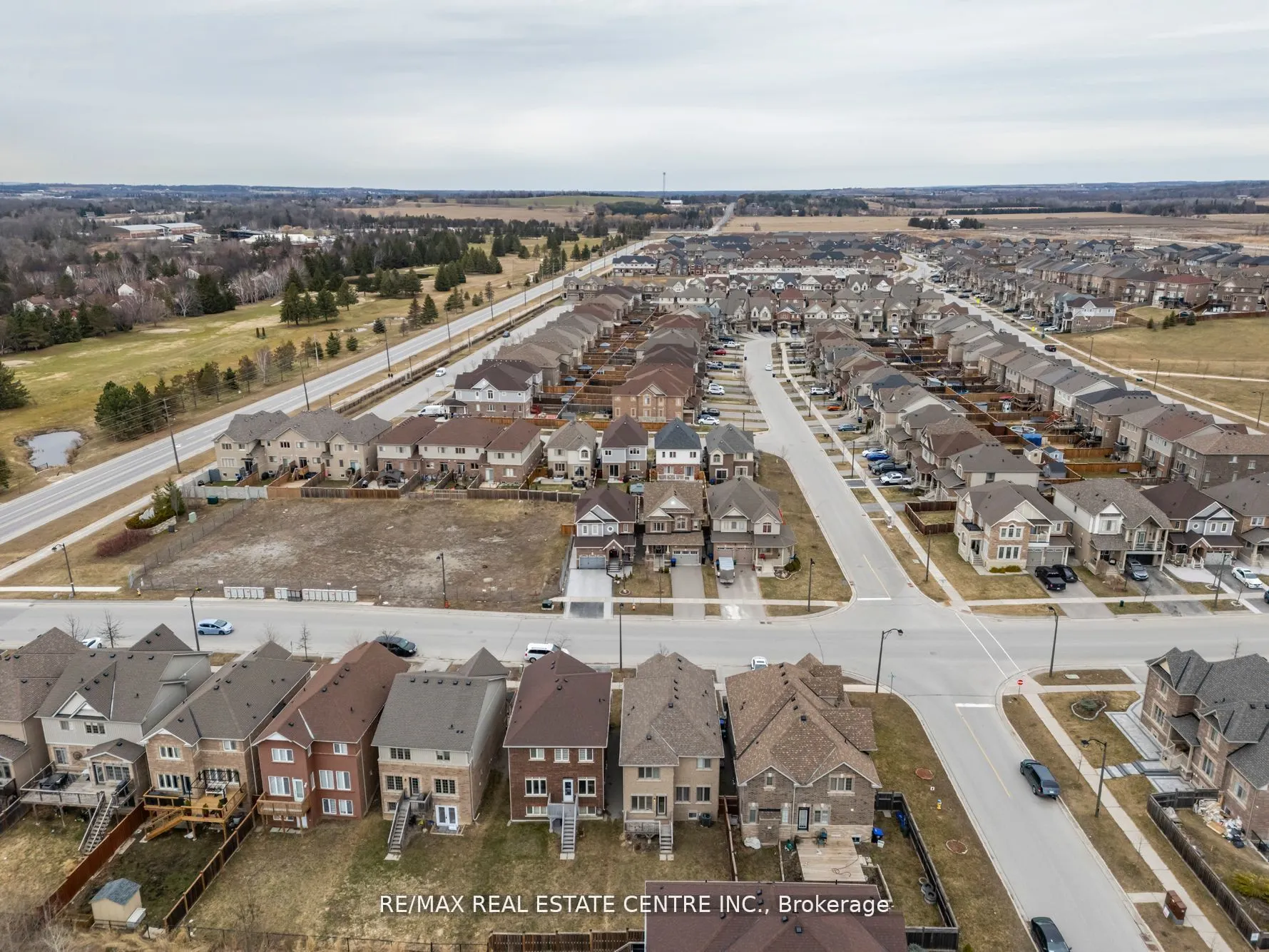 17 Treetops Boulevard