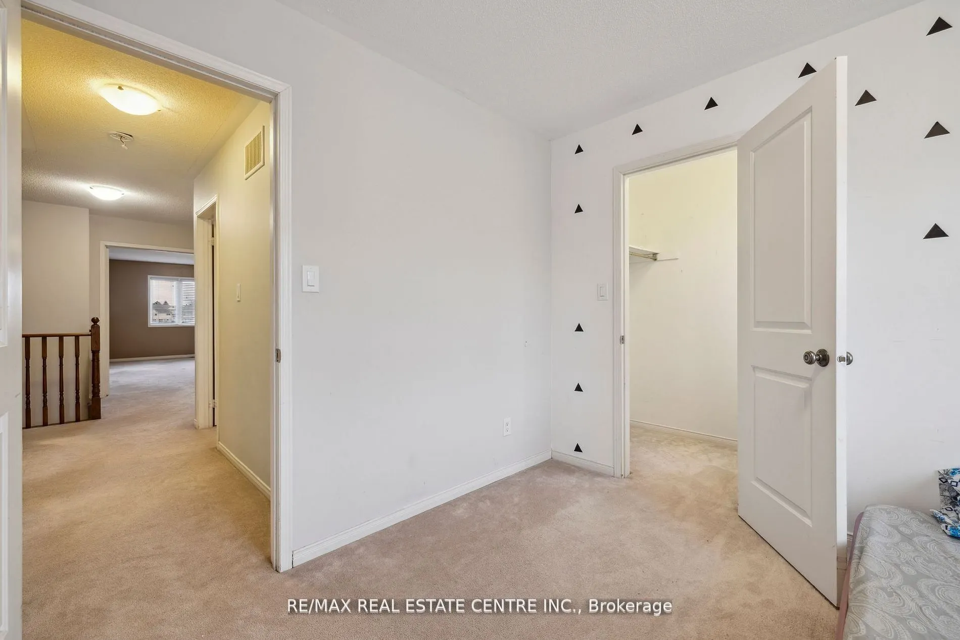 17 Treetops Boulevard