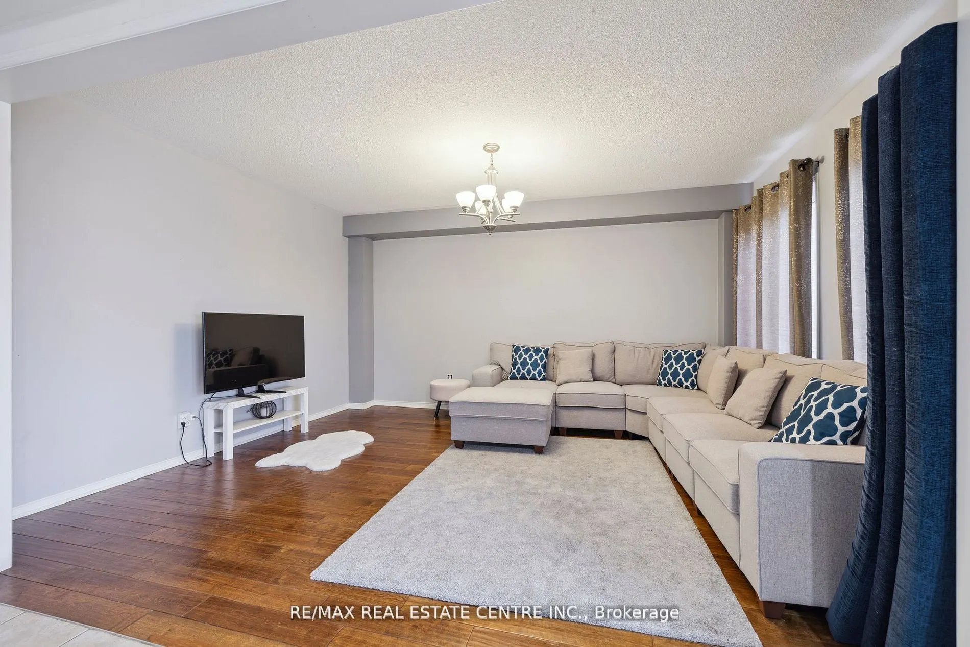 17 Treetops Boulevard