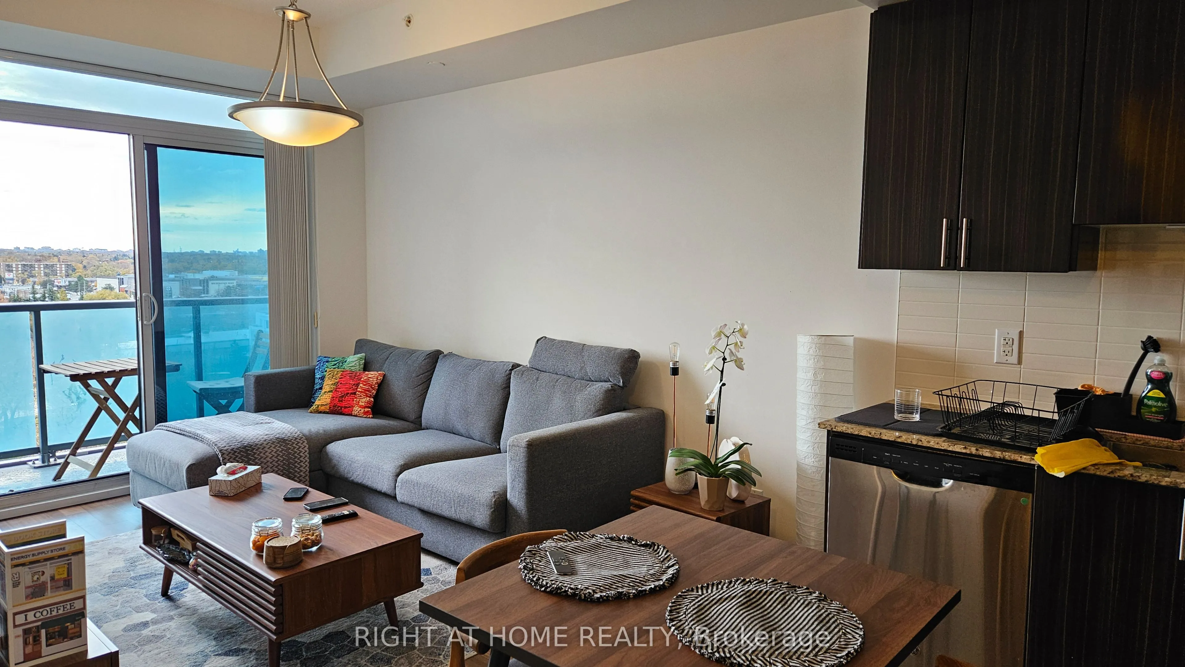 7167 Yonge Street, #1007