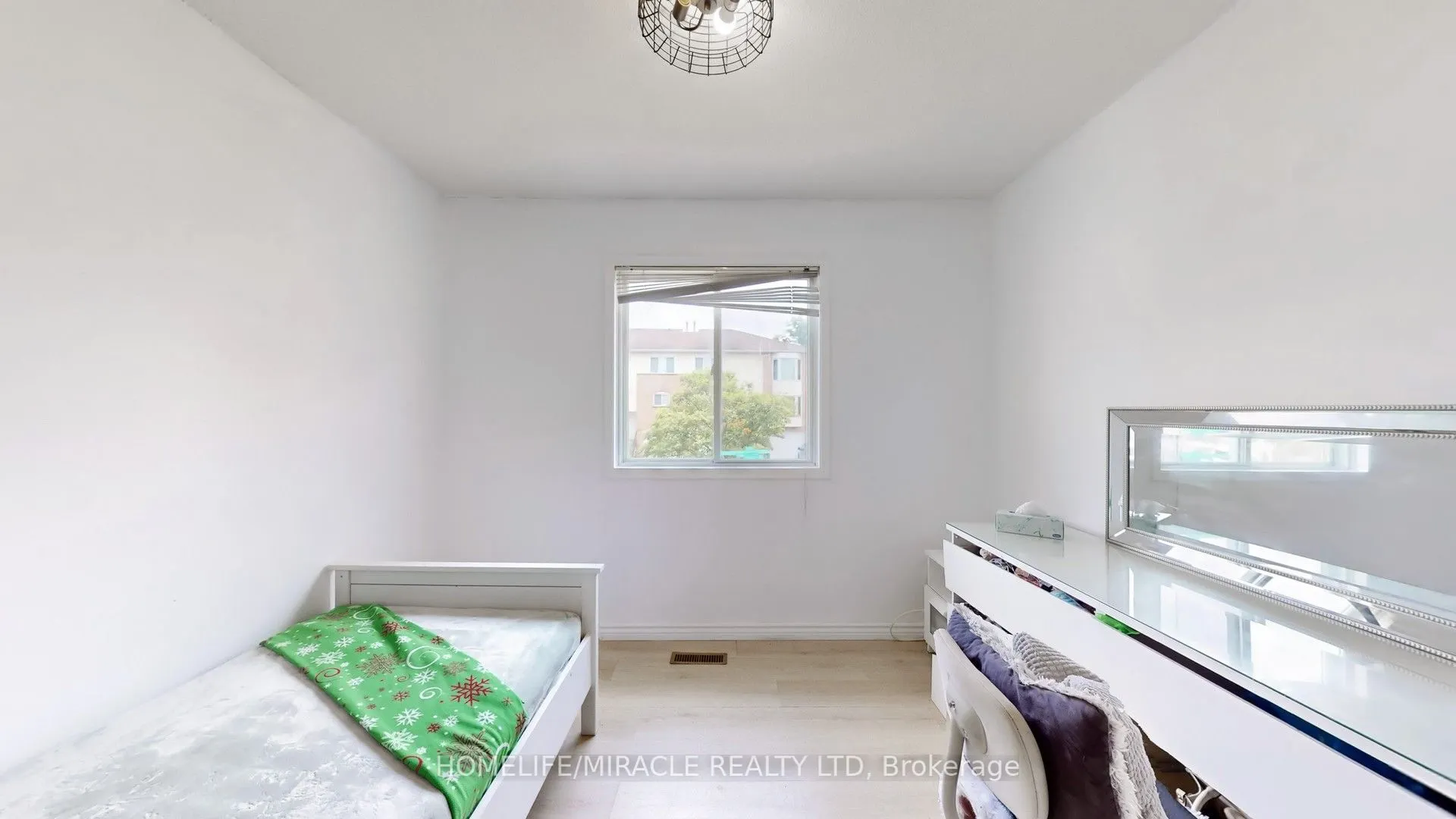 4 William Curtis Circle, #21