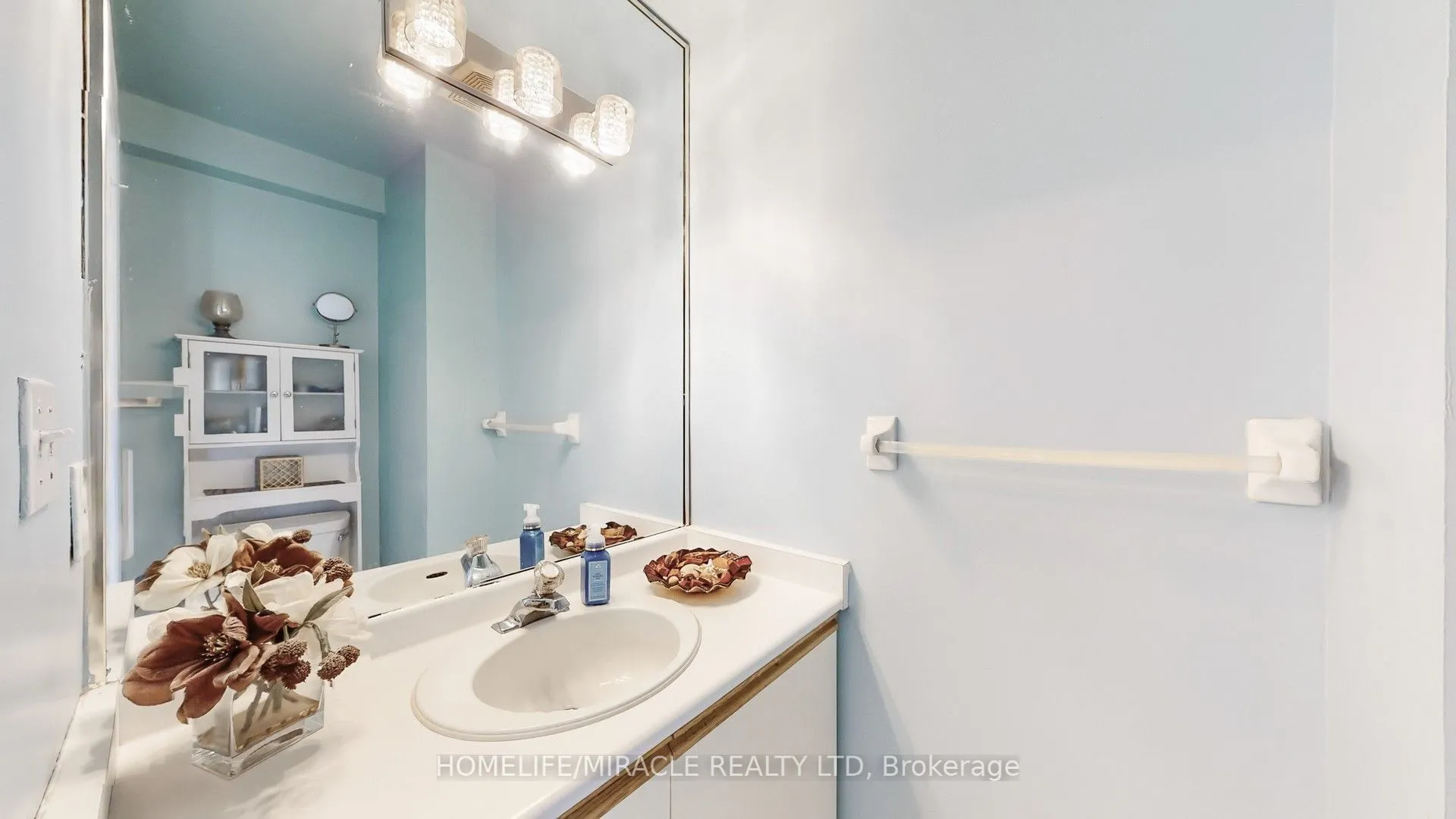 4 William Curtis Circle, #21