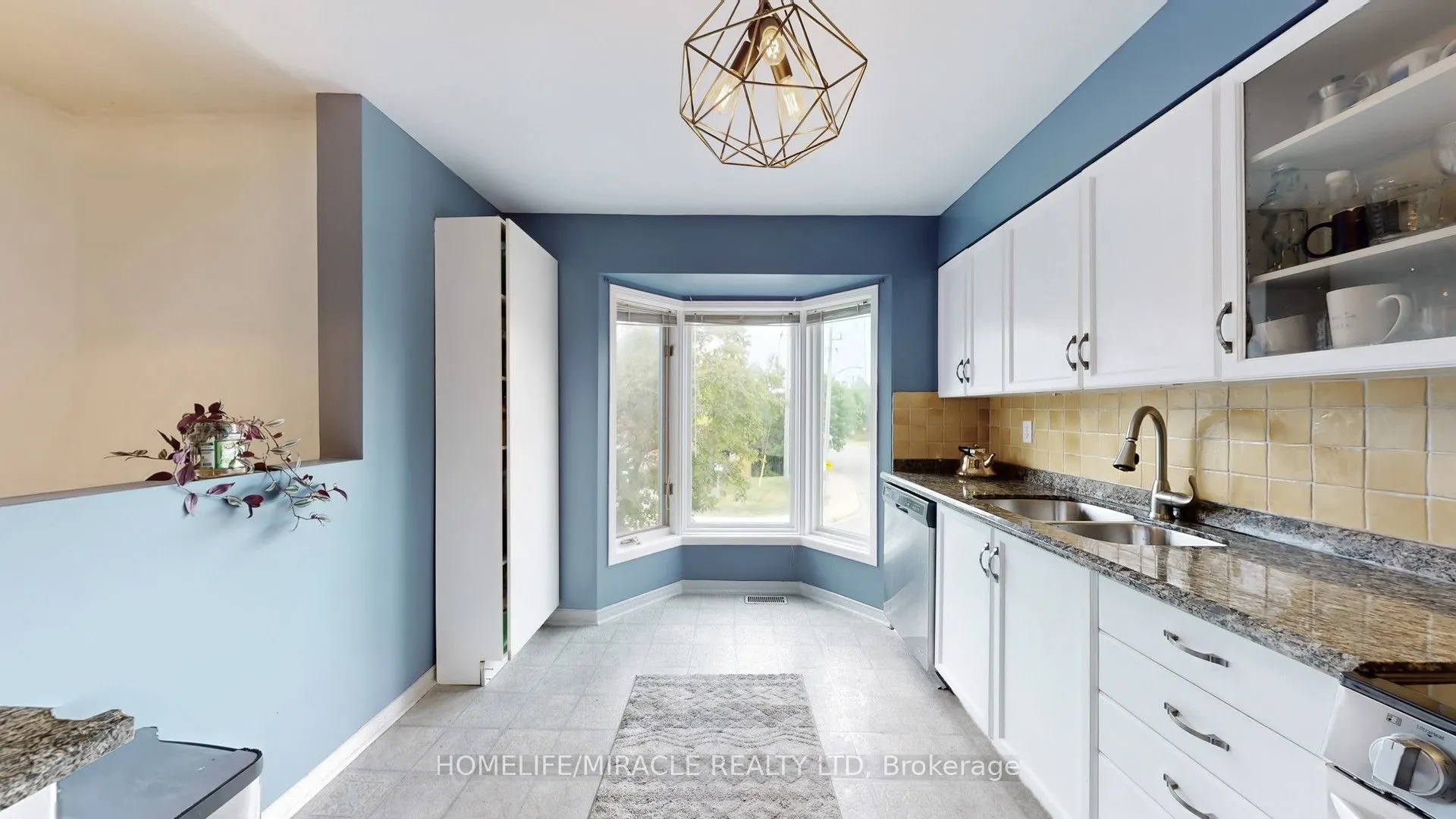 4 William Curtis Circle, #21