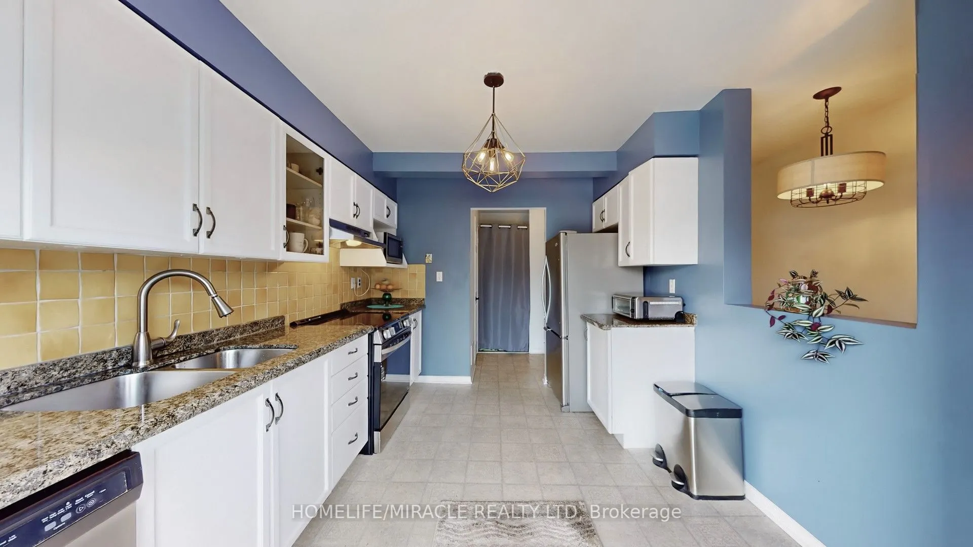 4 William Curtis Circle, #21
