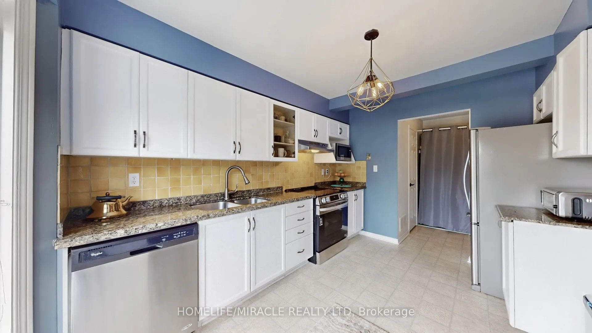 4 William Curtis Circle, #21