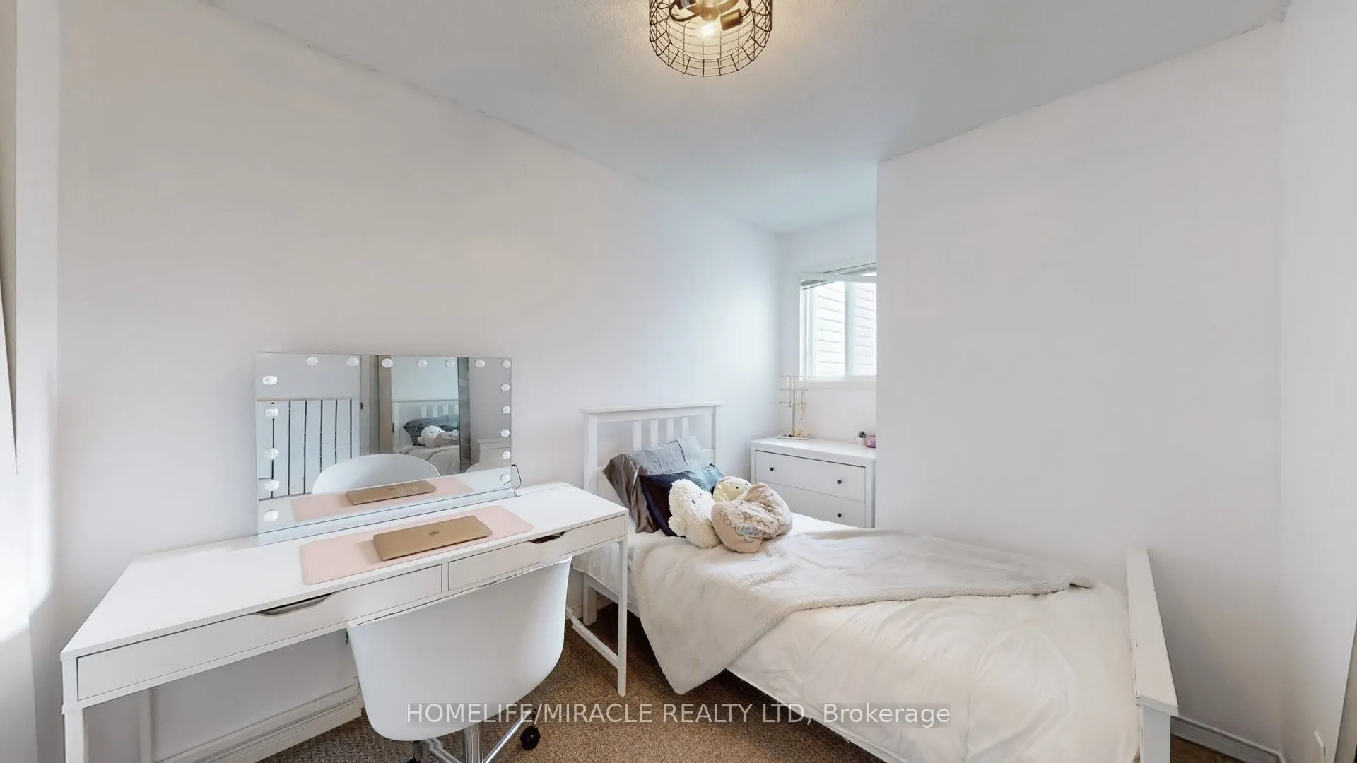 4 William Curtis Circle, #21