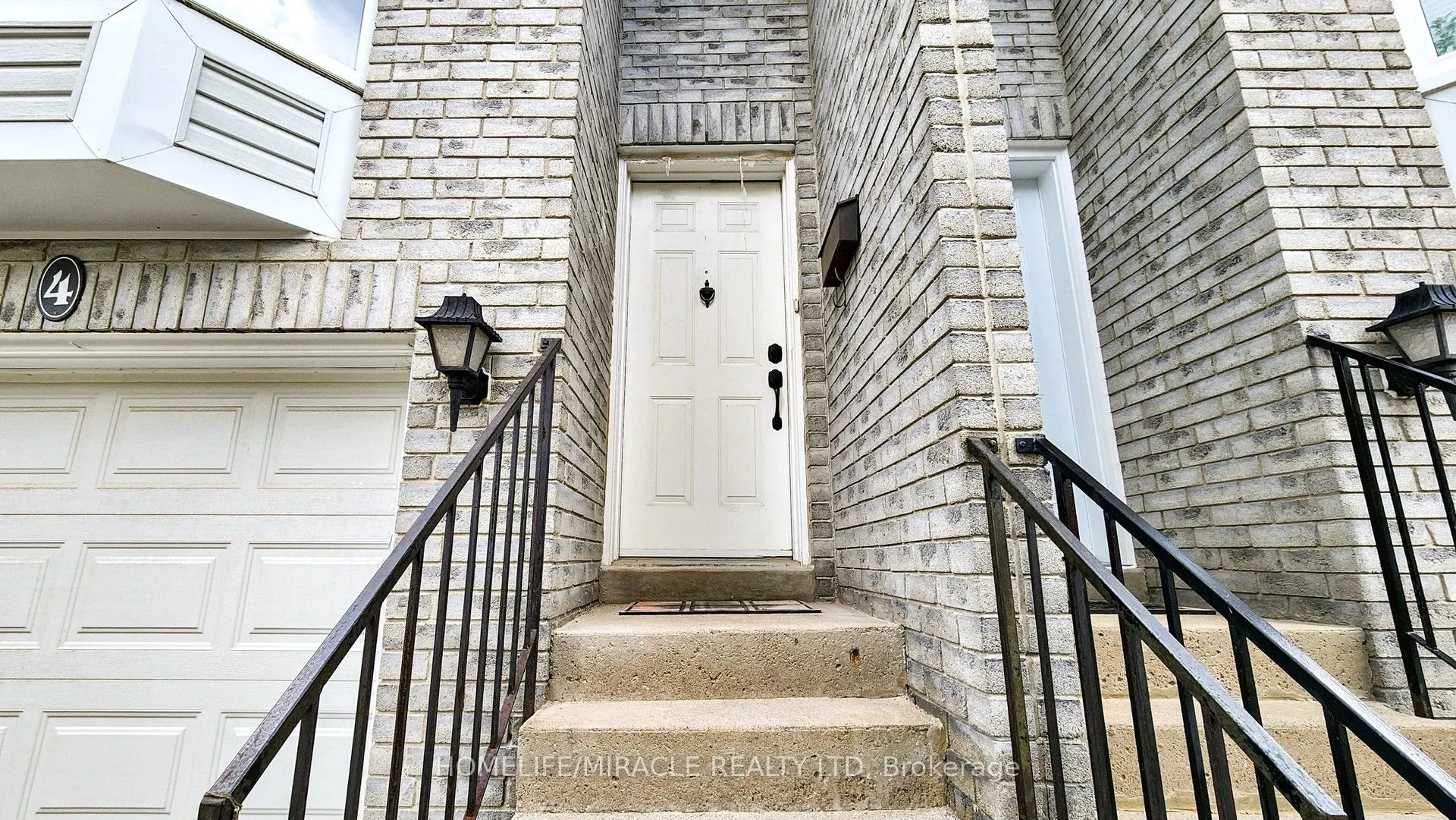 4 William Curtis Circle, #21