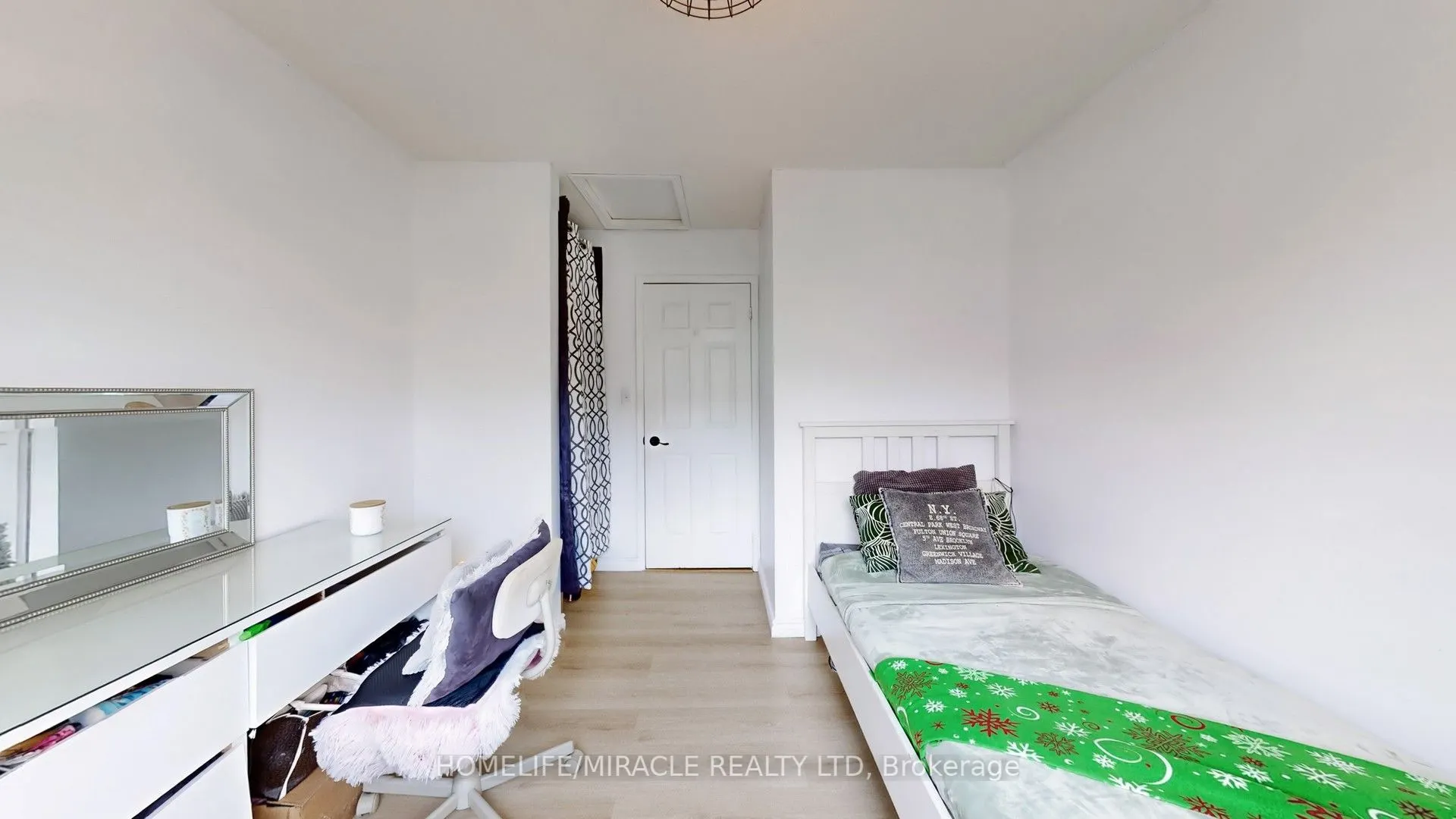 4 William Curtis Circle, #21