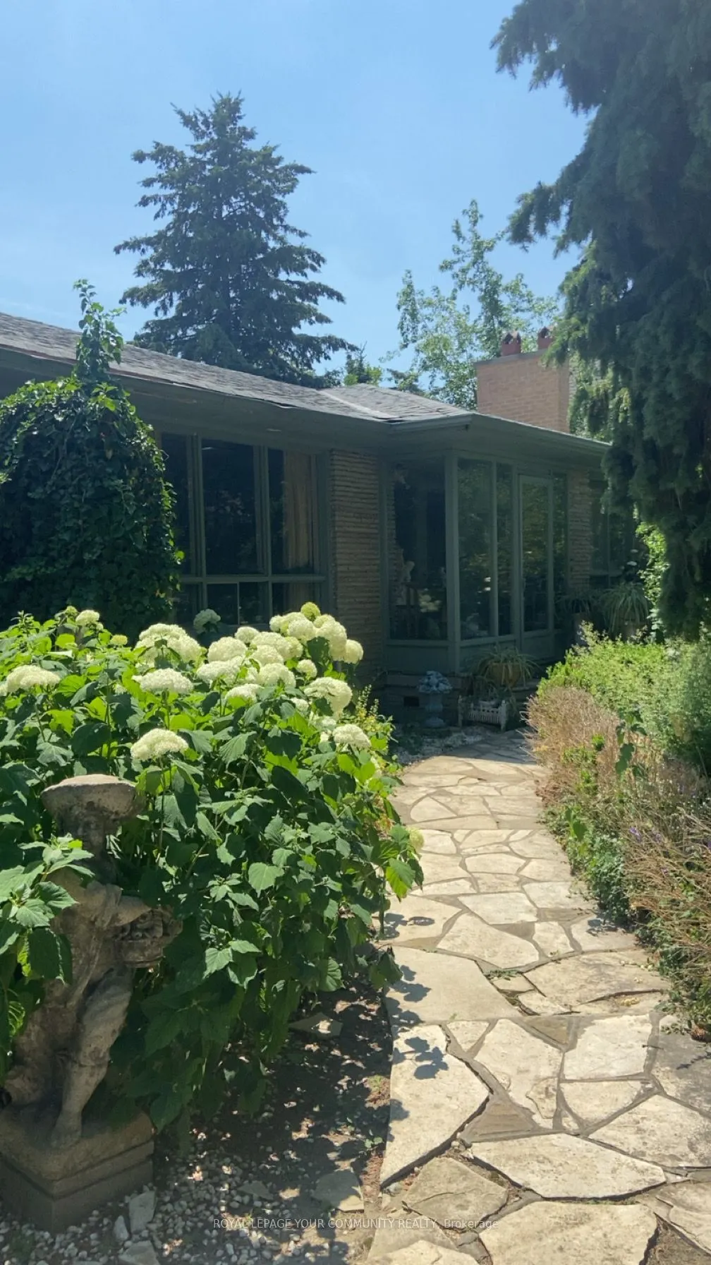 219 Arnold Avenue