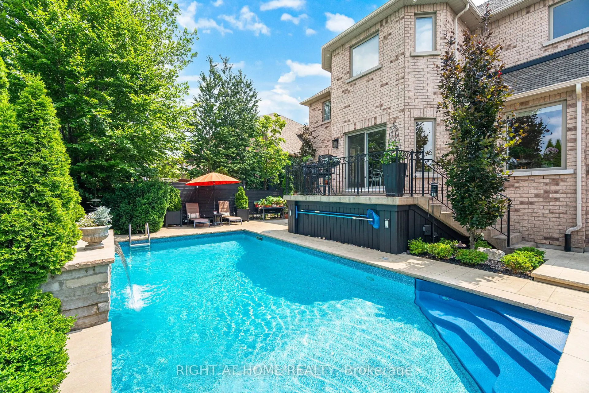 169 Green Manor Crescent