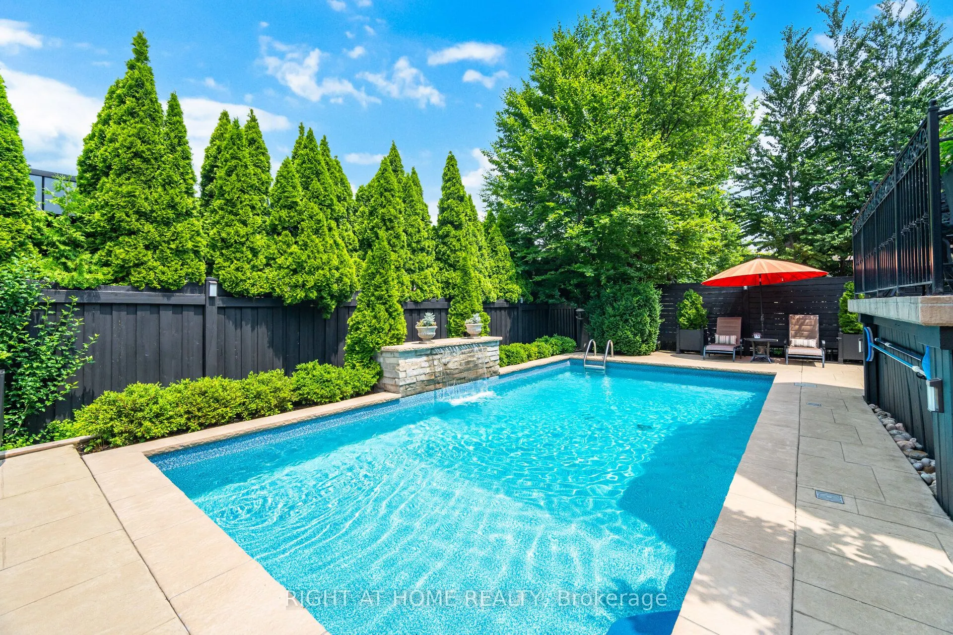 169 Green Manor Crescent