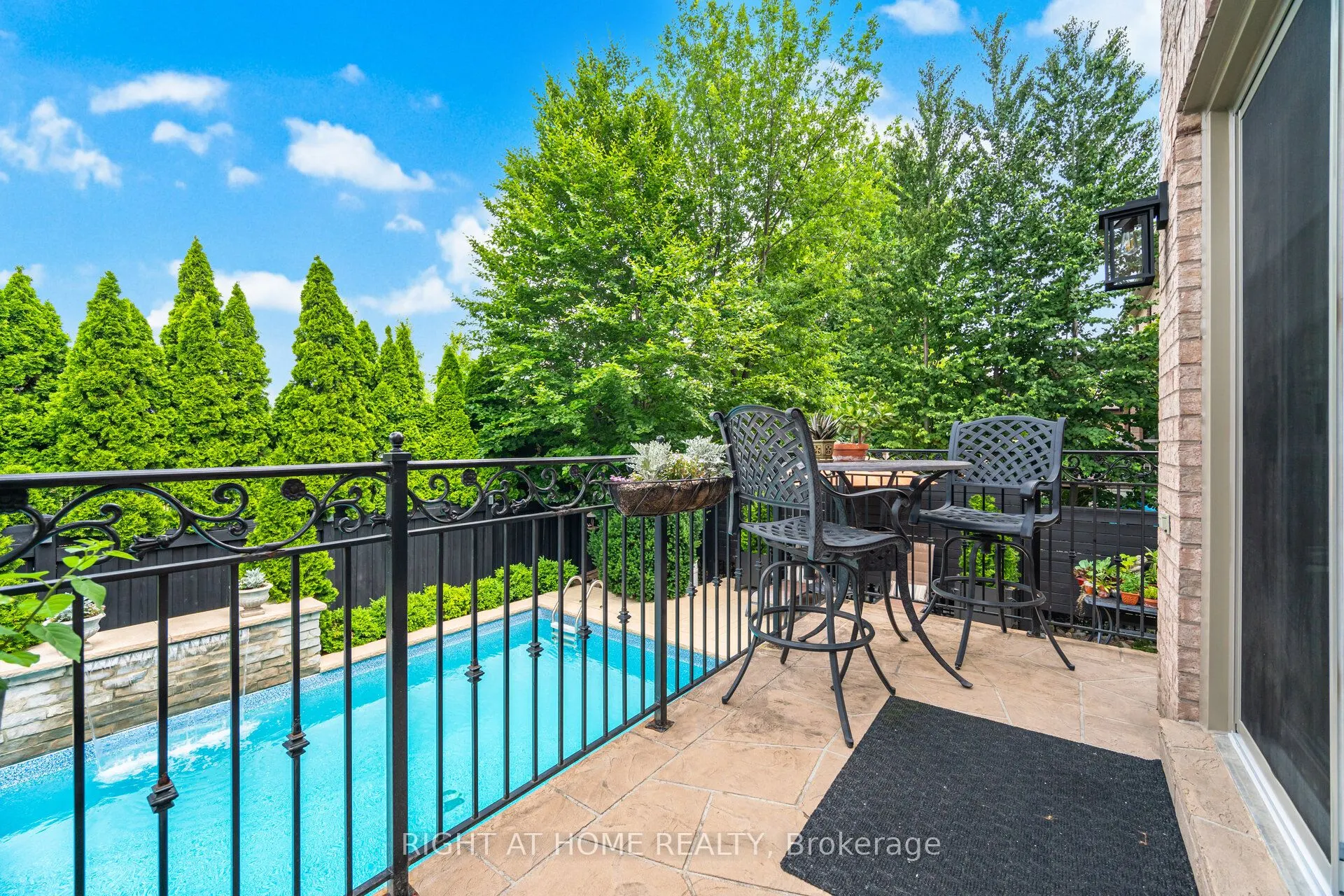 169 Green Manor Crescent