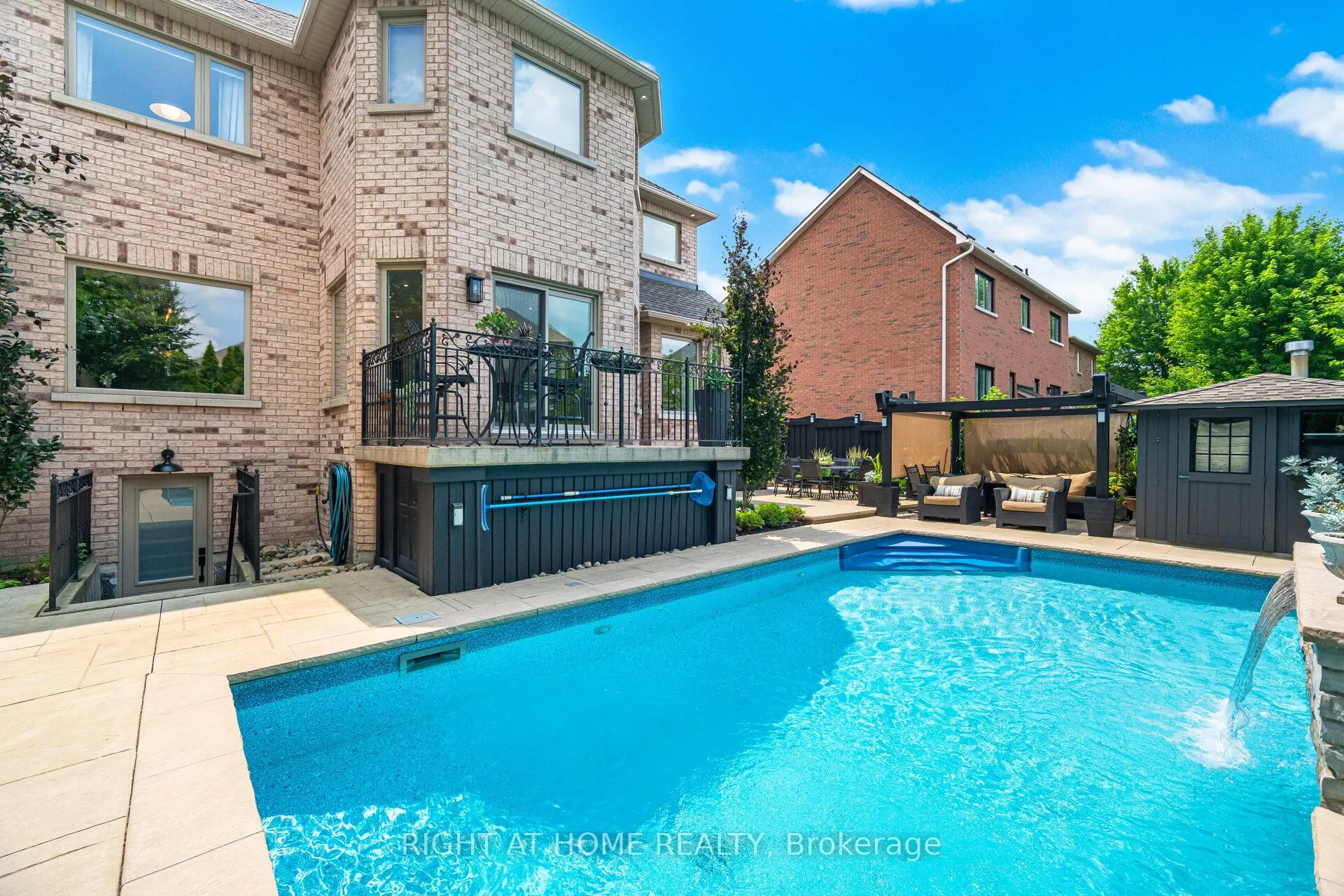 169 Green Manor Crescent