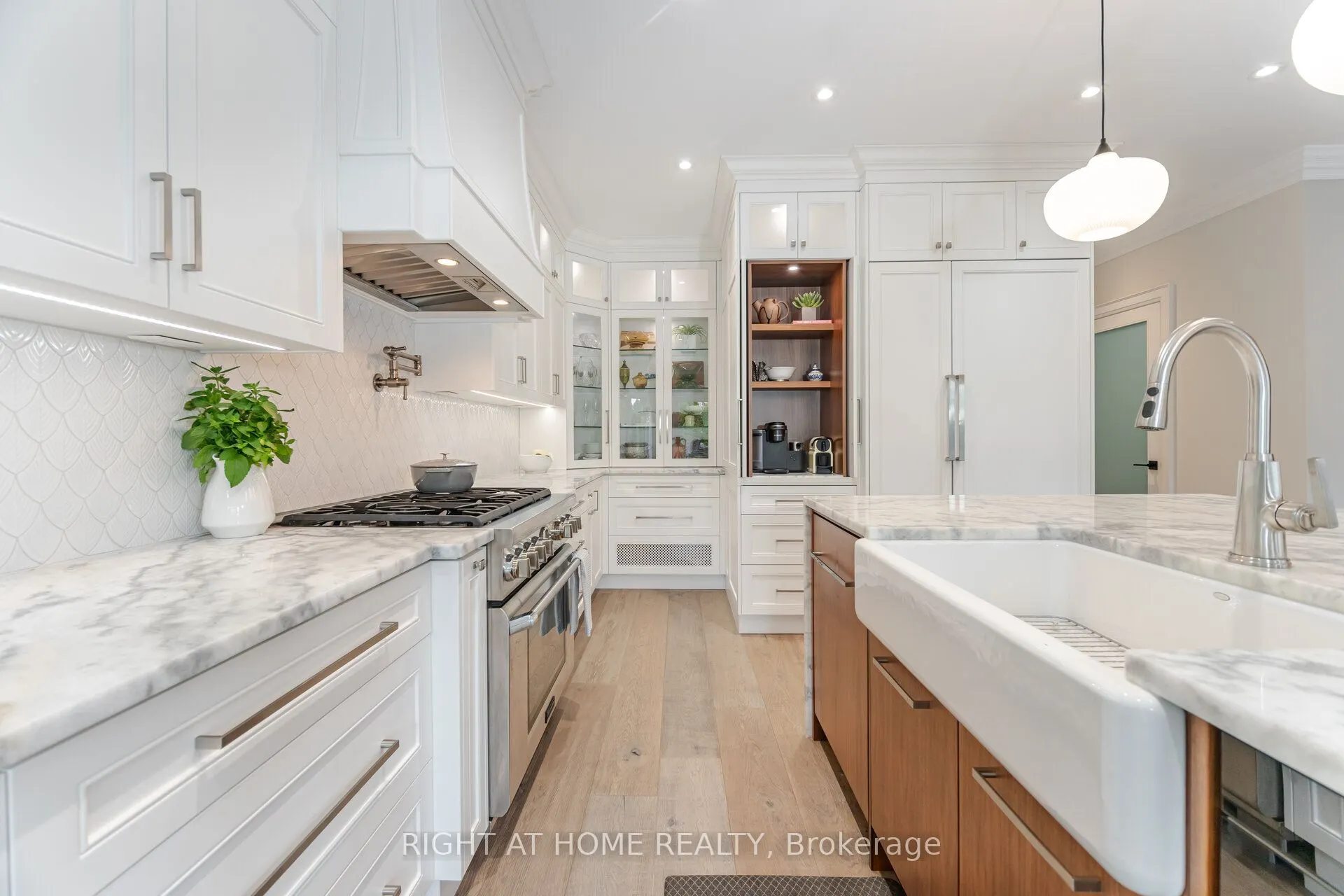 169 Green Manor Crescent