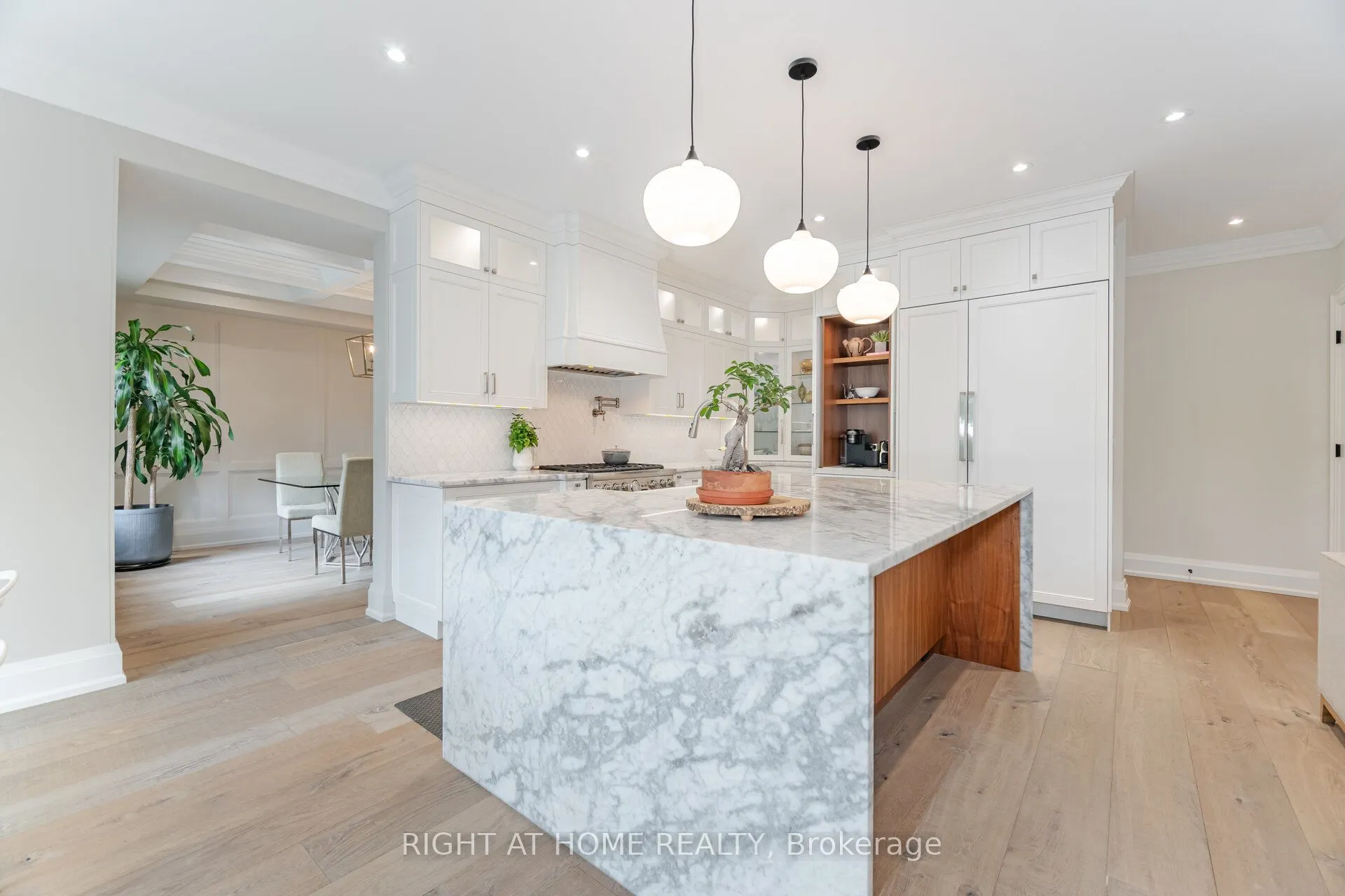 169 Green Manor Crescent