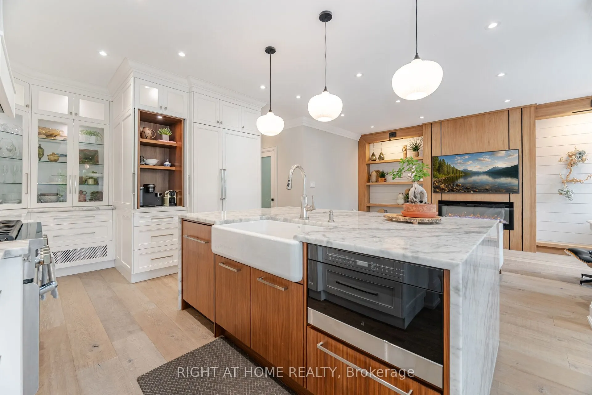 169 Green Manor Crescent