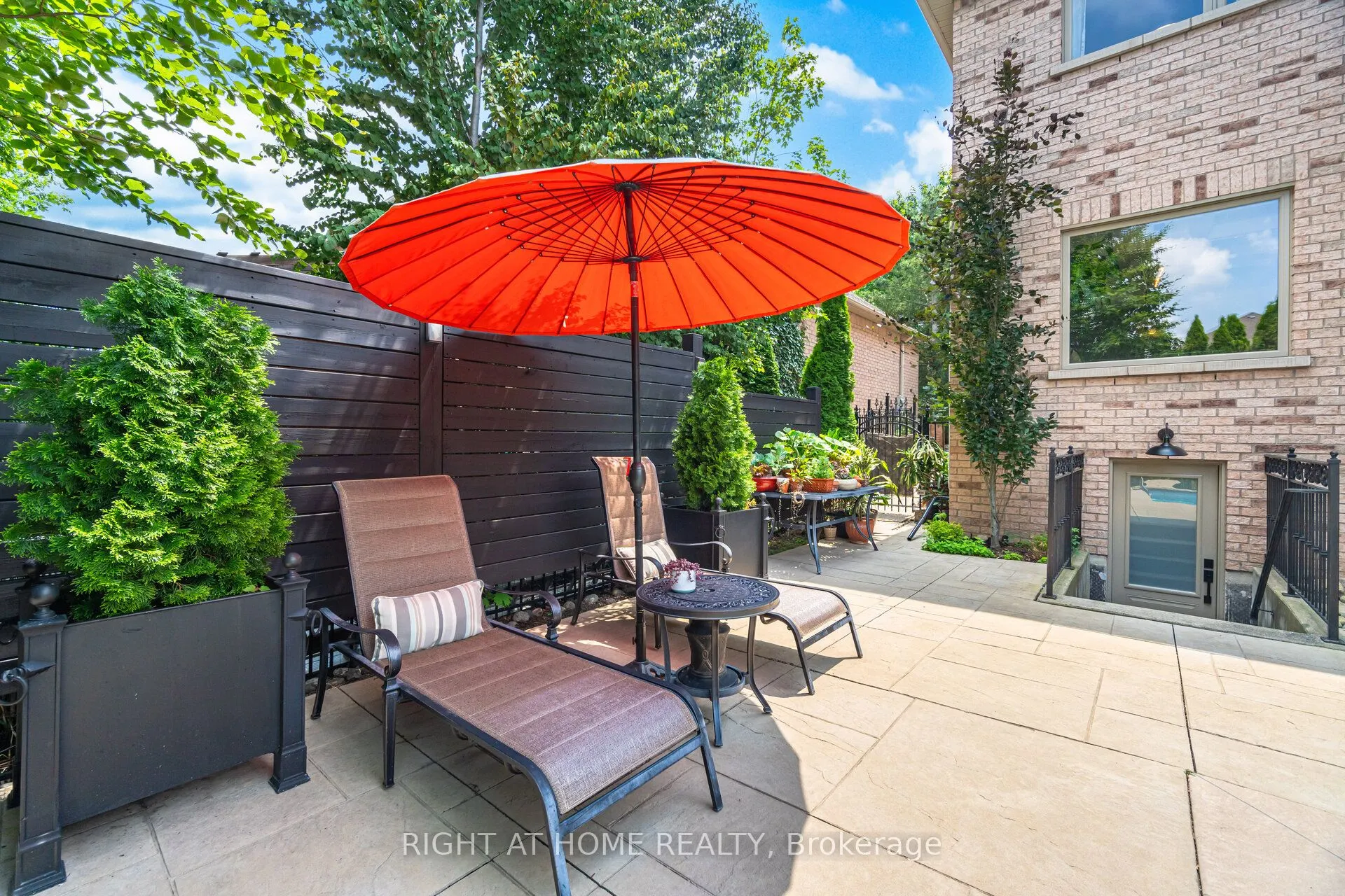169 Green Manor Crescent