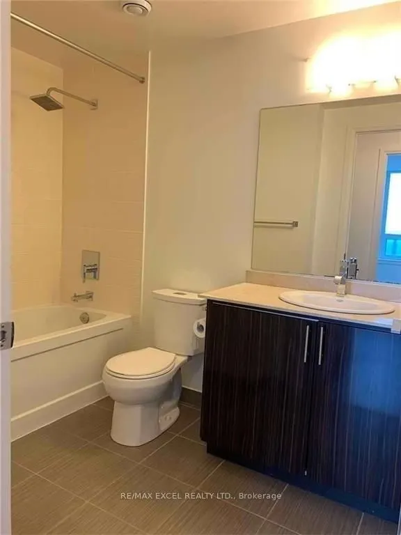 7171 Yonge Street, #1605