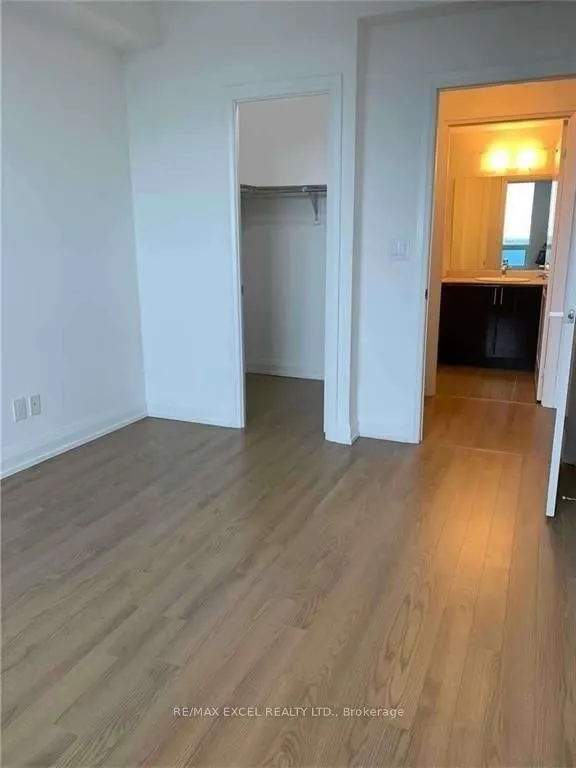 7171 Yonge Street, #1605