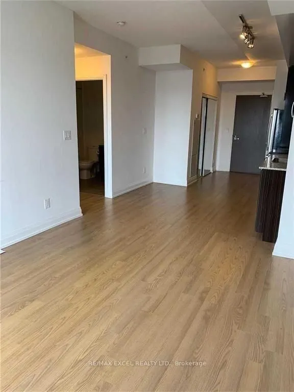 7171 Yonge Street, #1605