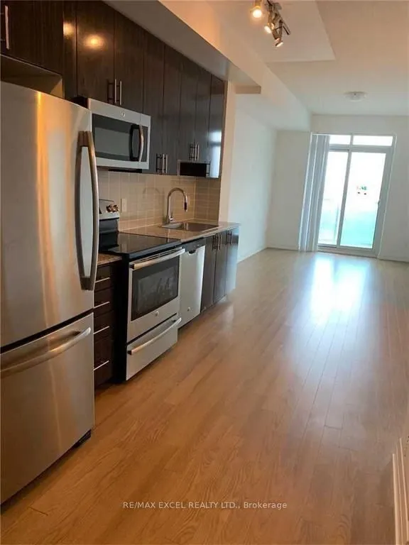 7171 Yonge Street, #1605