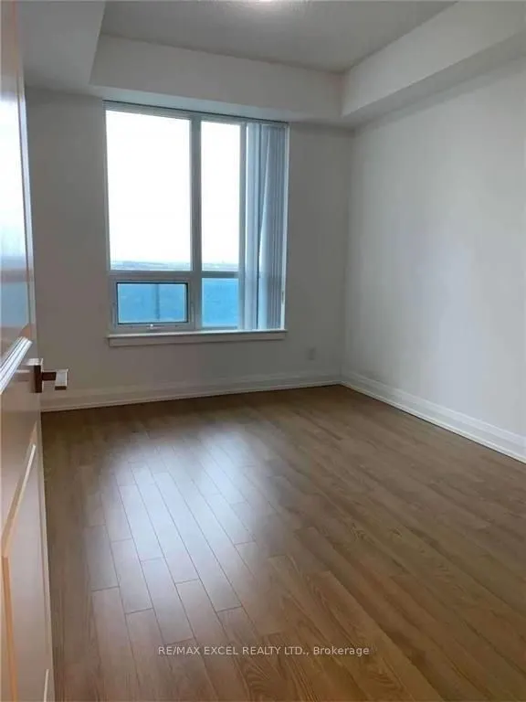 7171 Yonge Street, #1605